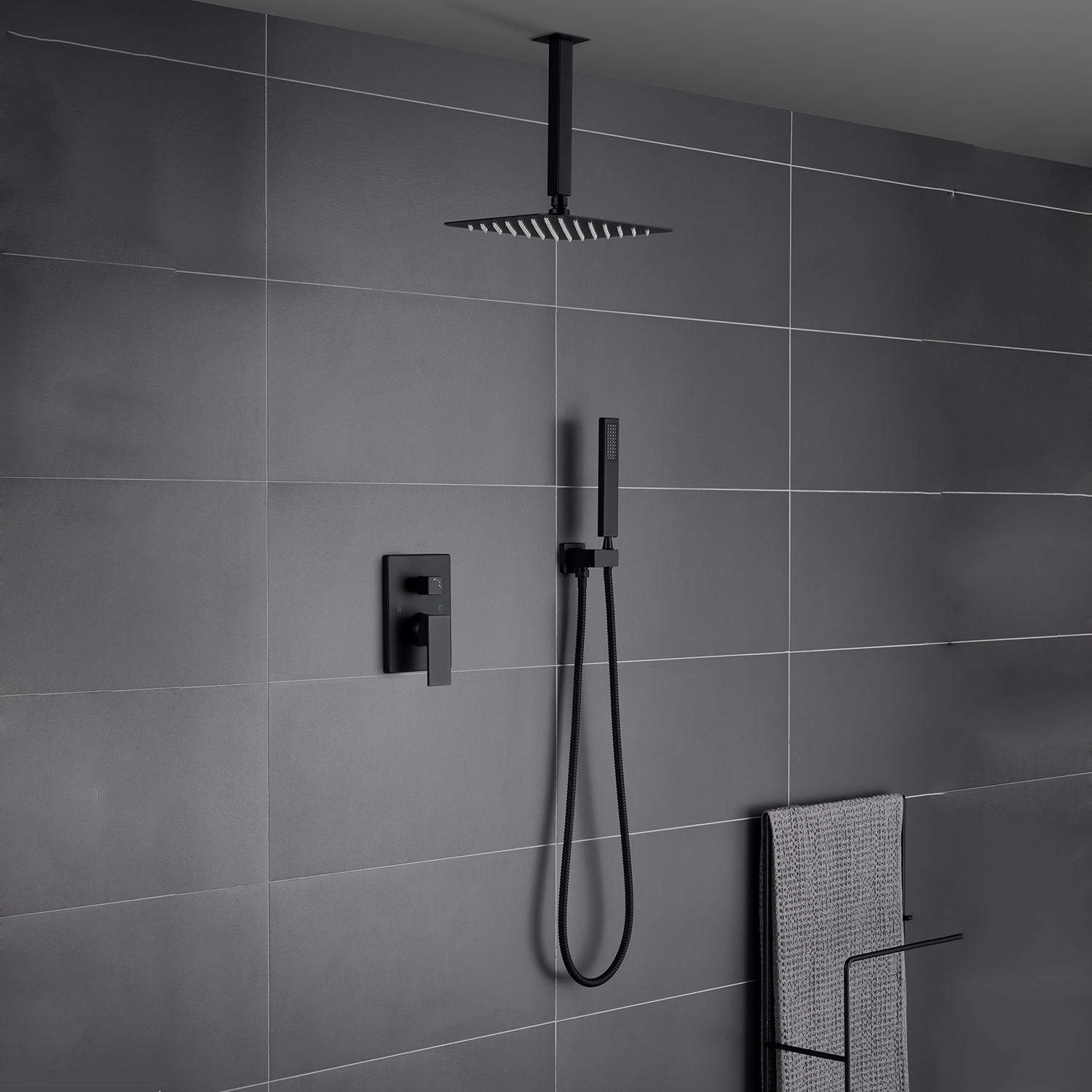 Sistema de chuveiro de chuva com montagem no teto preto fosco quadrado de 12 polegadas para banheiro com chuveiro de mão