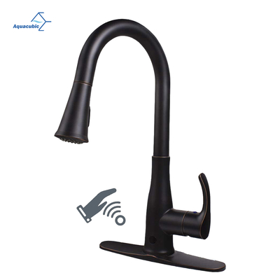 Torneiras de cozinha sem toque Aquacubic cUPC com sensor de movimento torneira de pia de cozinha automática com 2 funções pulverizador pull down