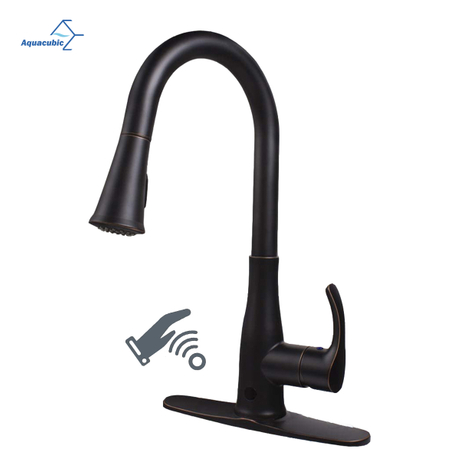 Torneiras de cozinha sem toque Aquacubic cUPC com sensor de movimento torneira de pia de cozinha automática com 2 funções pulverizador pull down
